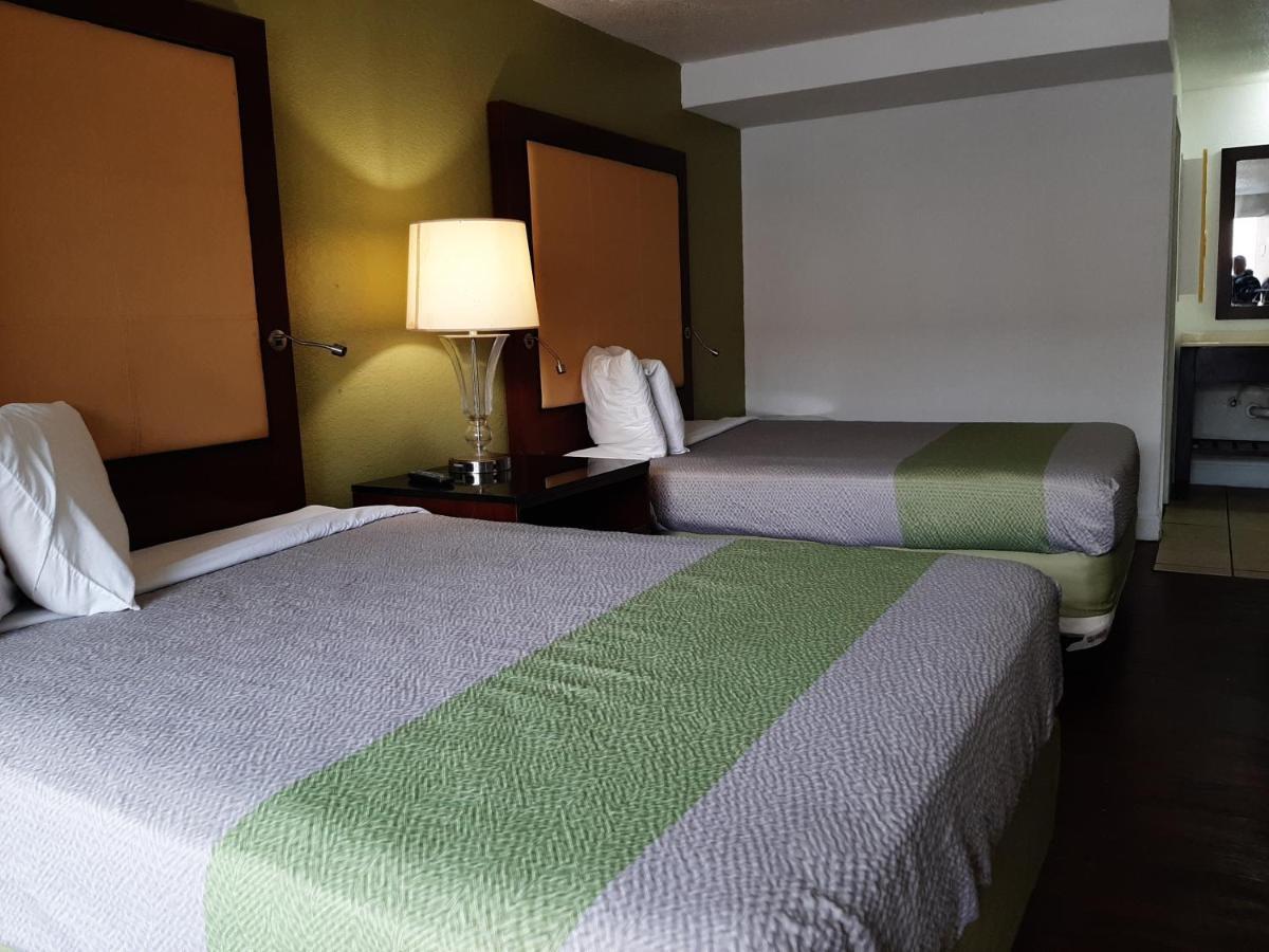 Econo Lodge Airport Near Billy Graham Parkway Charlotte Bagian luar foto