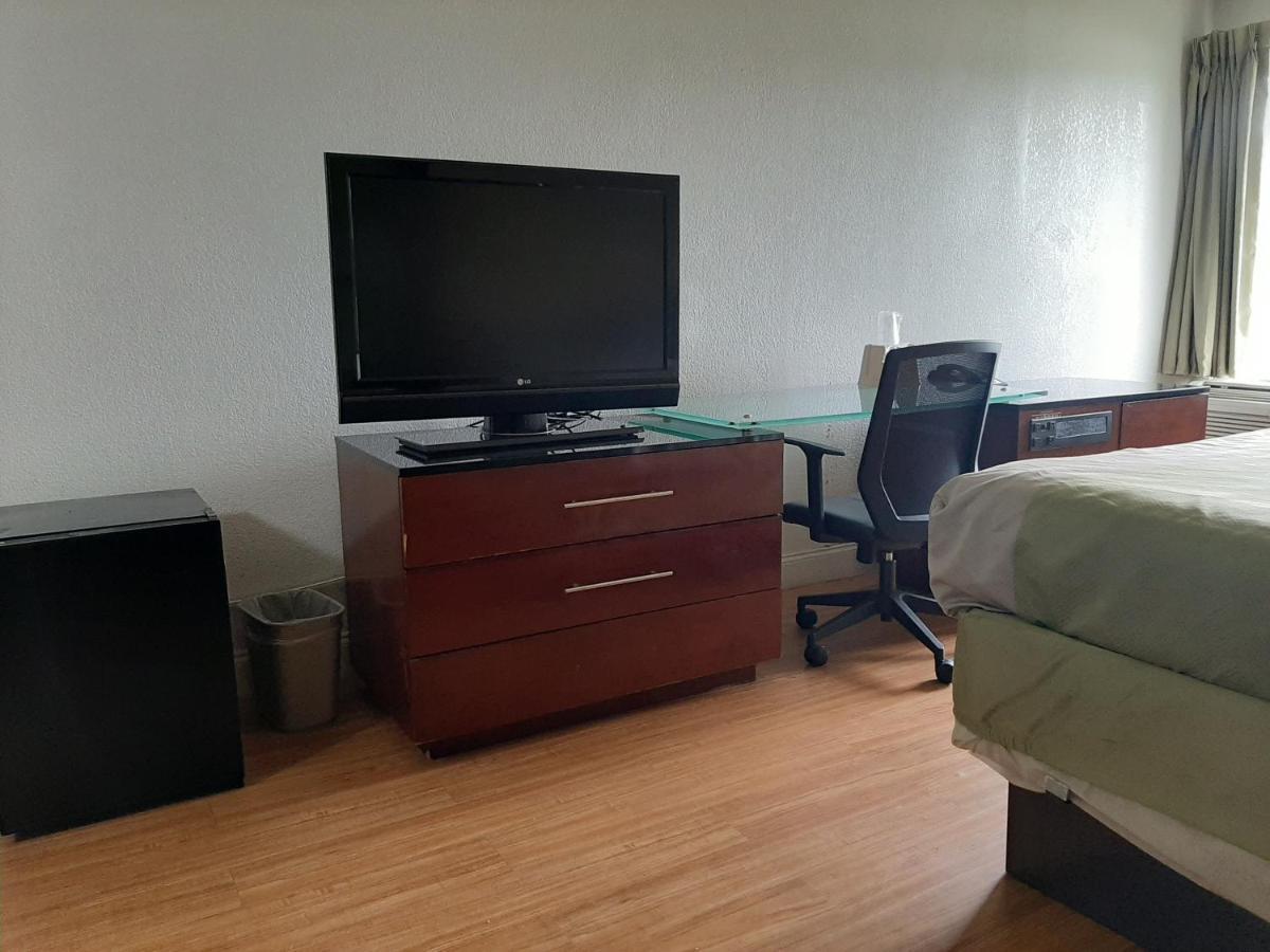 Econo Lodge Airport Near Billy Graham Parkway Charlotte Bagian luar foto