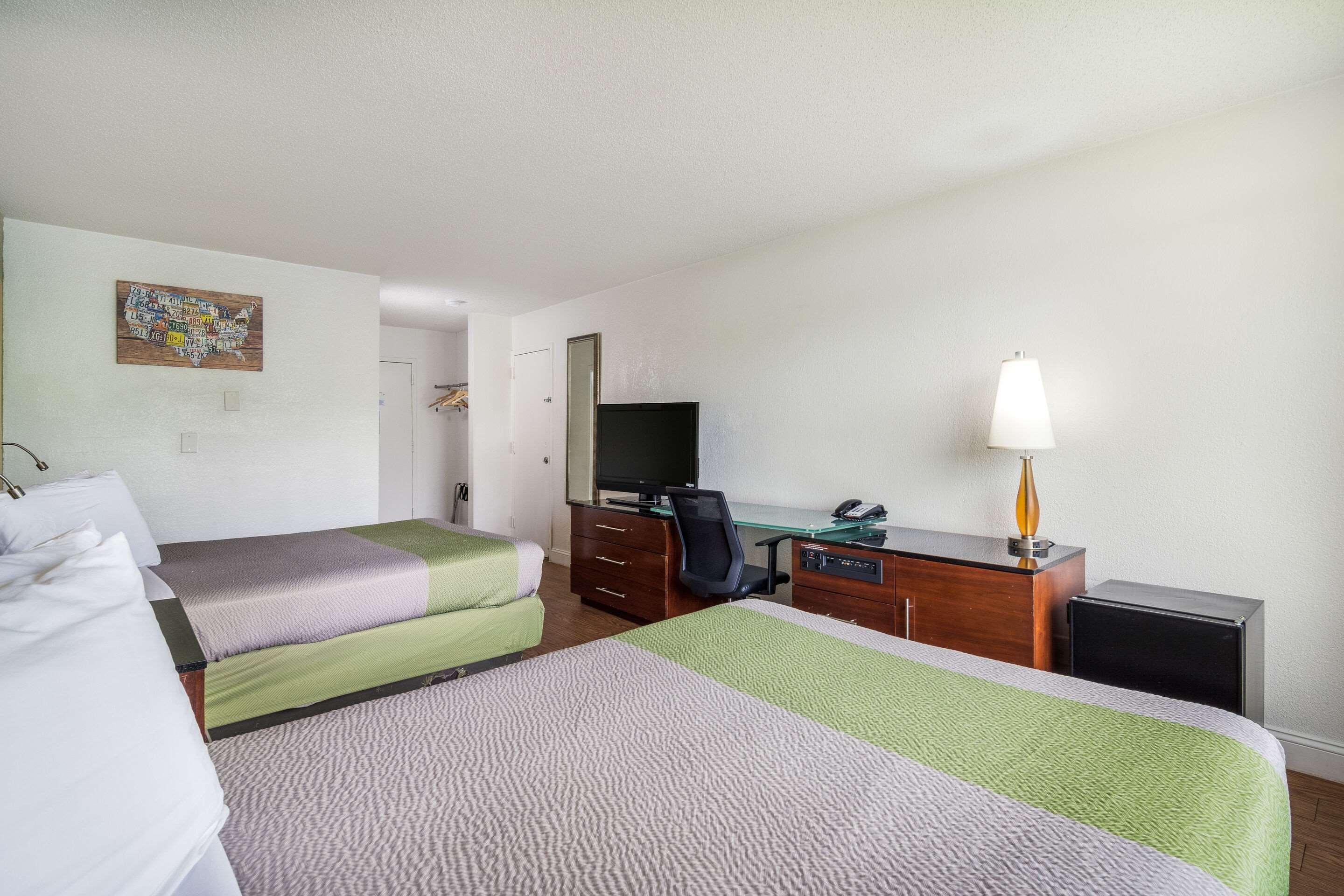 Econo Lodge Airport Near Billy Graham Parkway Charlotte Bagian luar foto