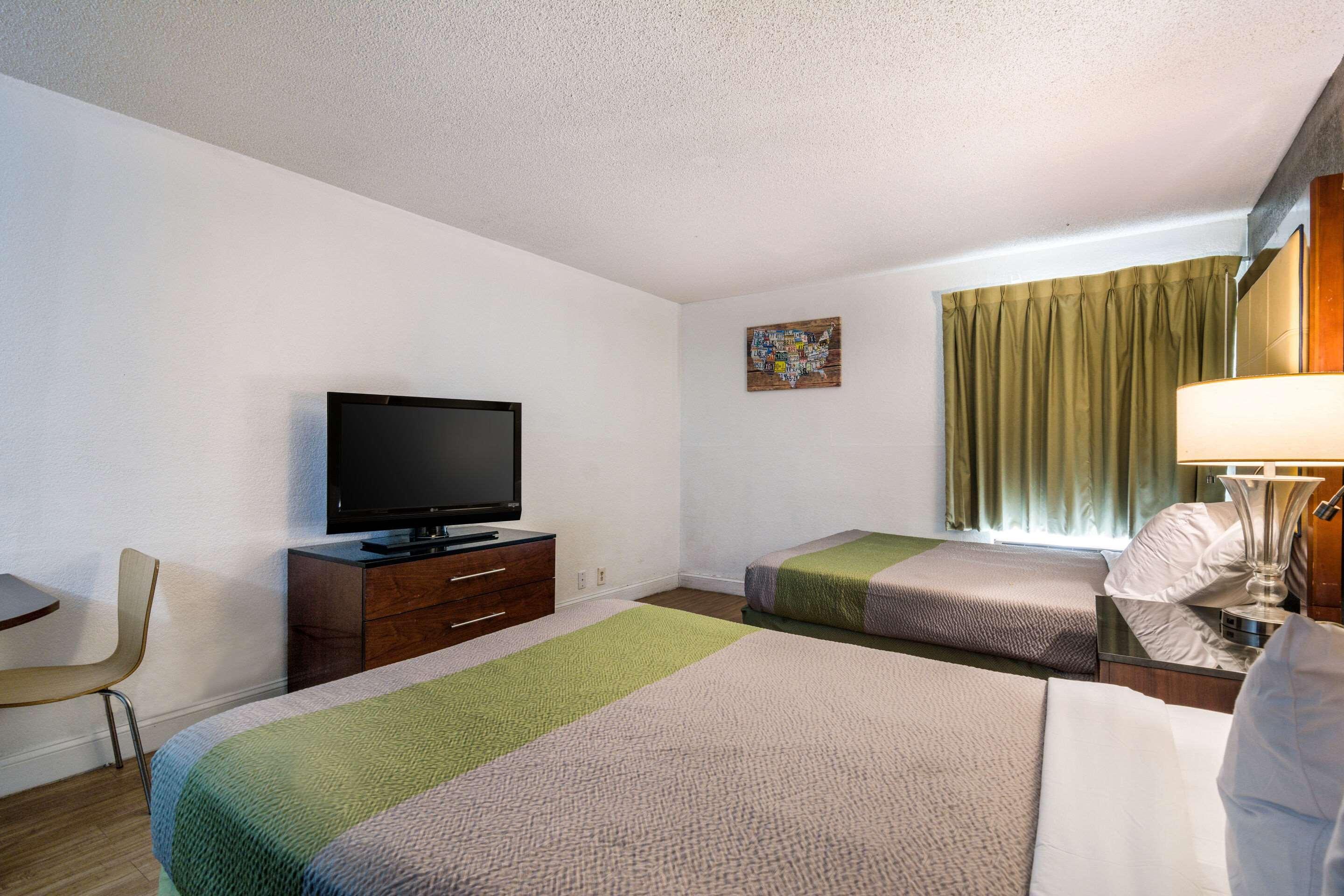 Econo Lodge Airport Near Billy Graham Parkway Charlotte Bagian luar foto