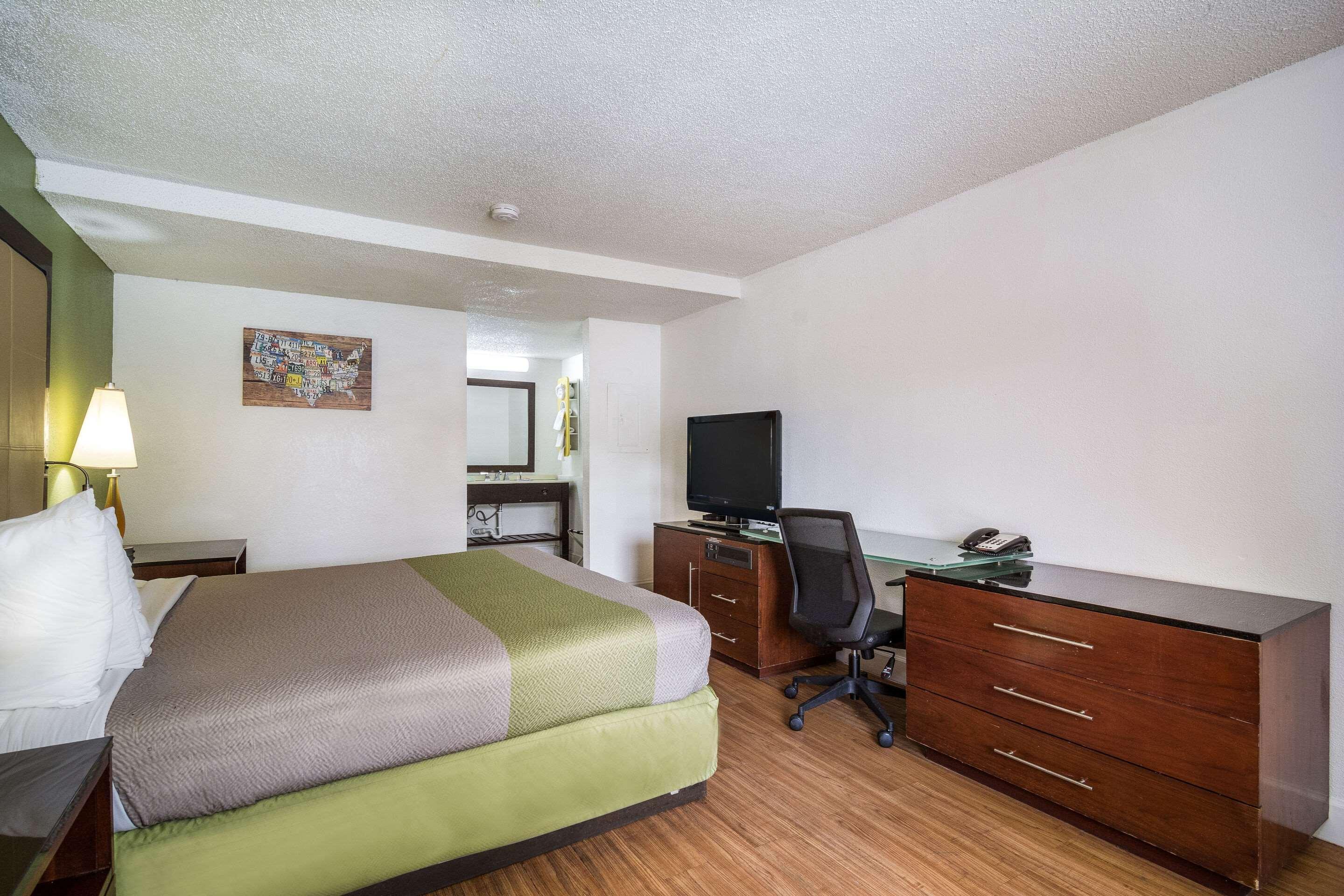 Econo Lodge Airport Near Billy Graham Parkway Charlotte Bagian luar foto
