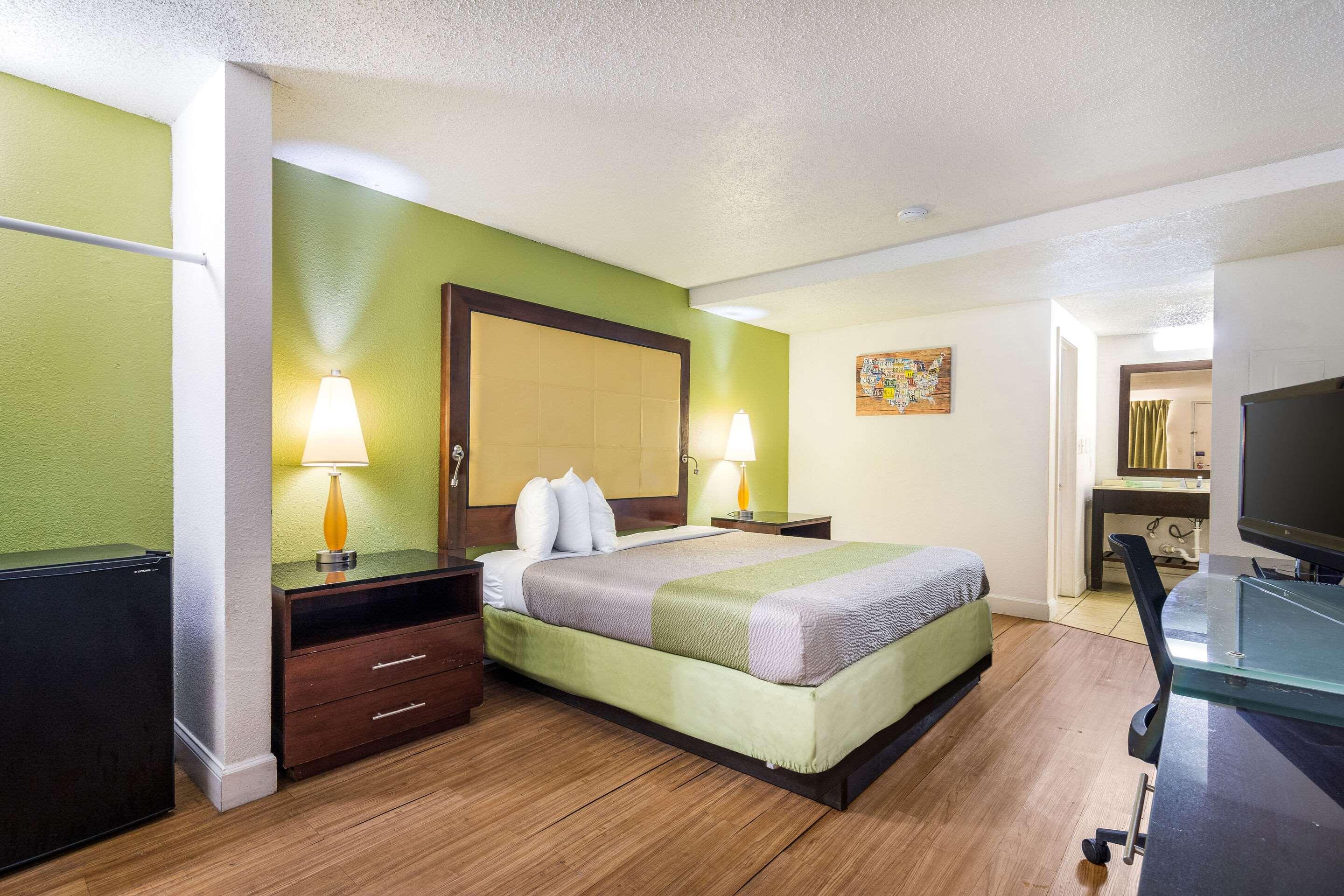 Econo Lodge Airport Near Billy Graham Parkway Charlotte Bagian luar foto
