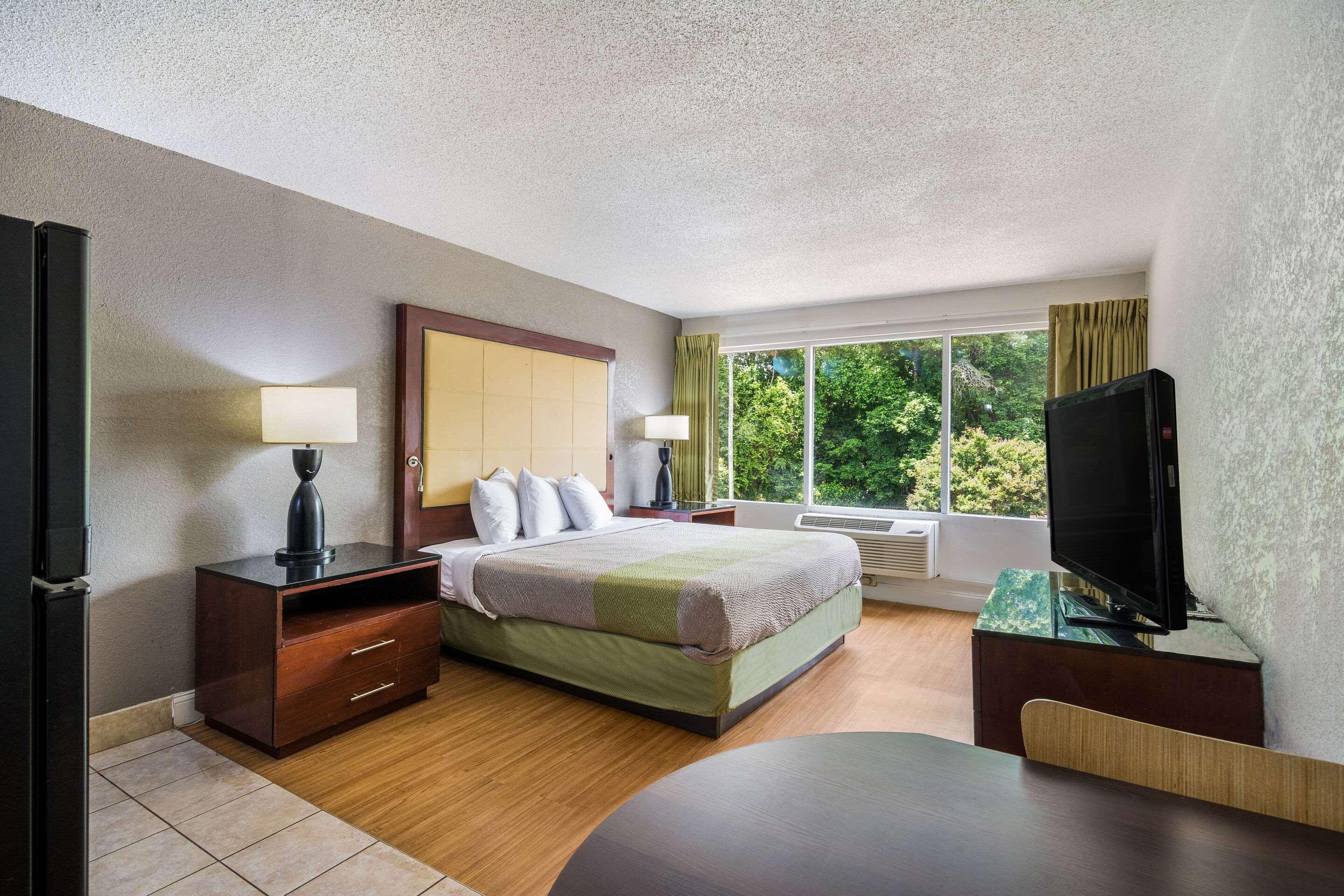 Econo Lodge Airport Near Billy Graham Parkway Charlotte Bagian luar foto
