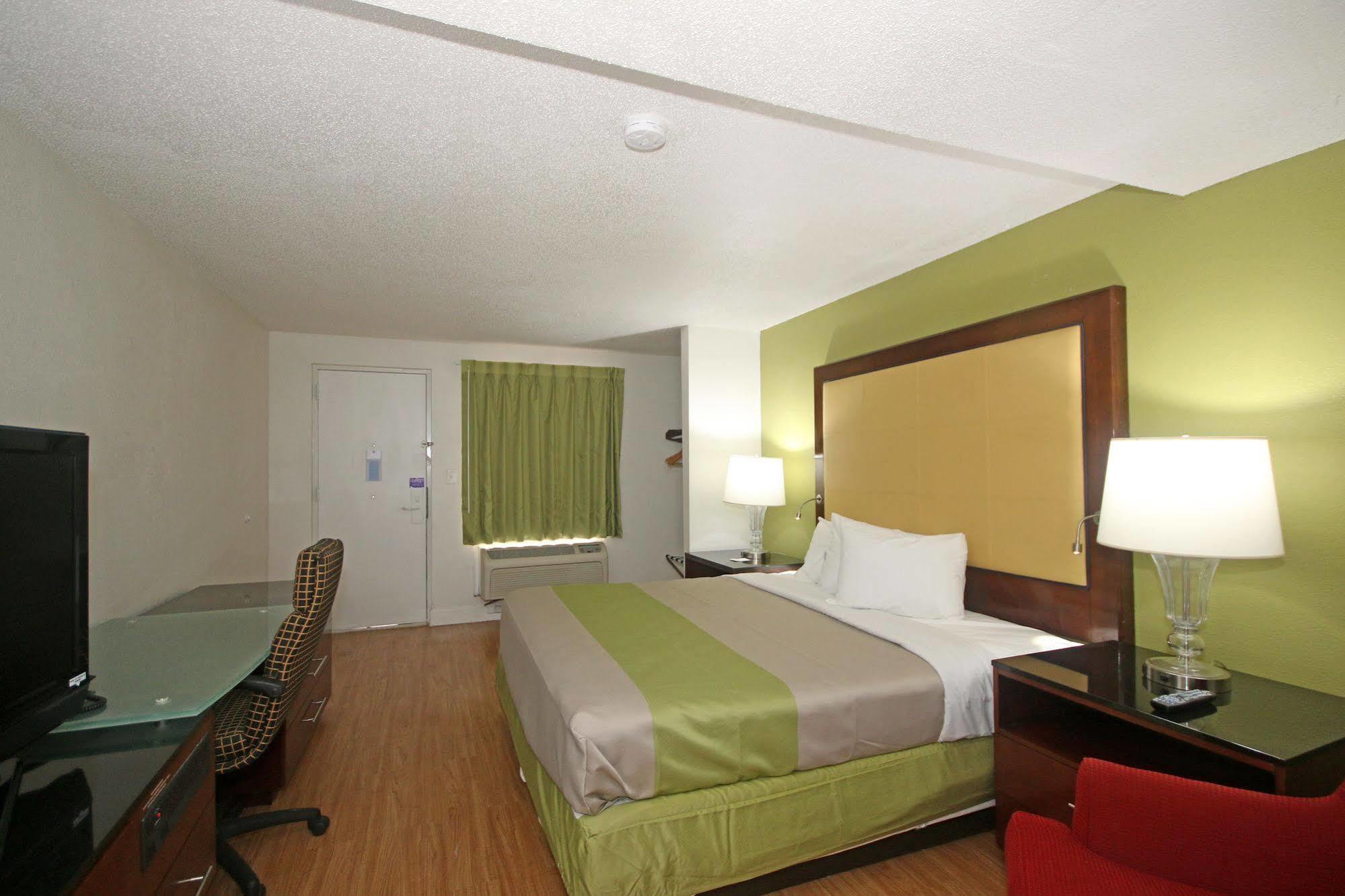 Econo Lodge Airport Near Billy Graham Parkway Charlotte Bagian luar foto