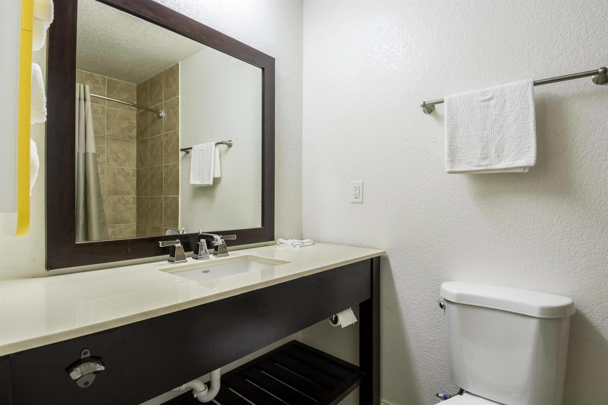 Econo Lodge Airport Near Billy Graham Parkway Charlotte Bagian luar foto