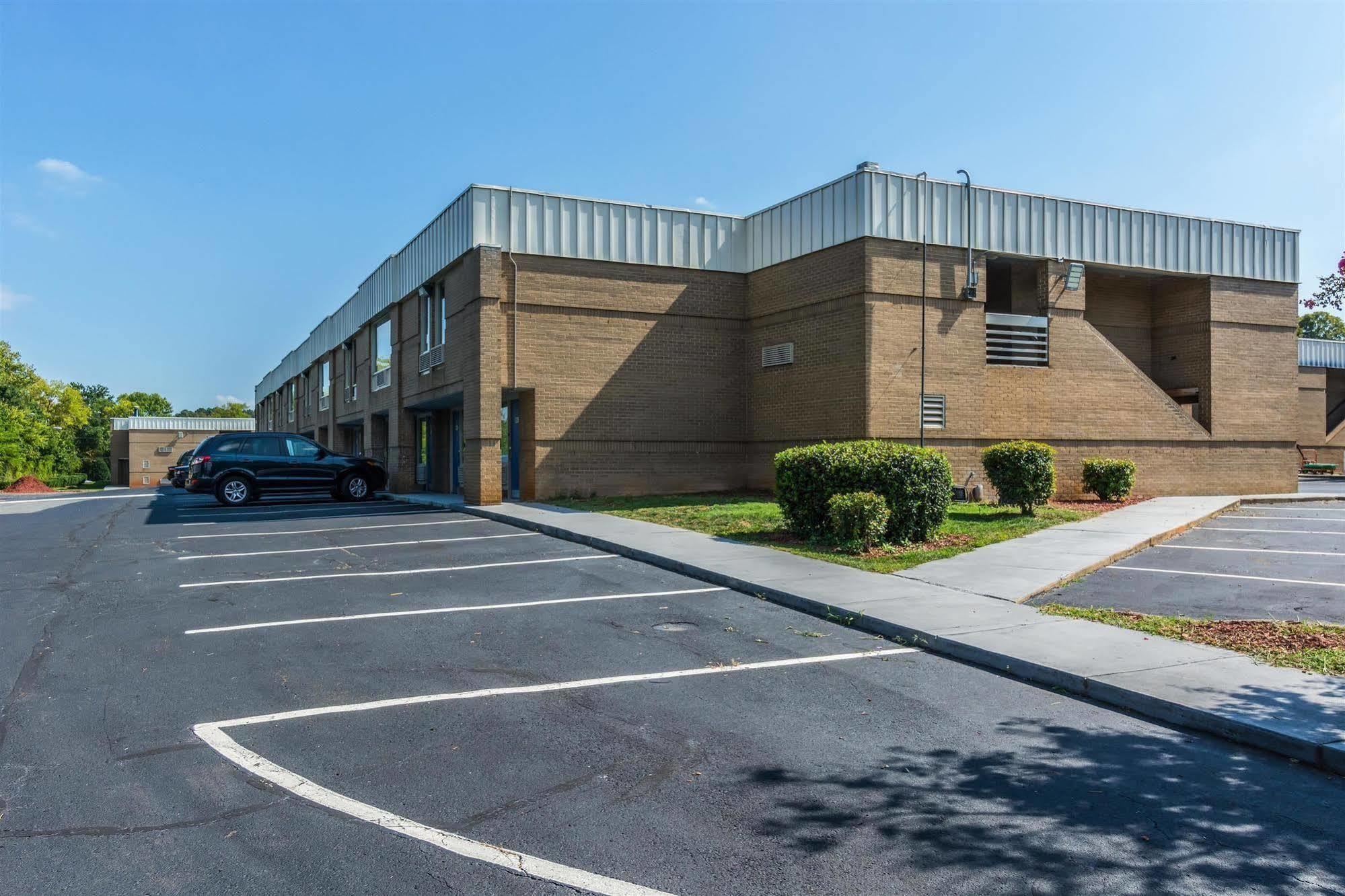 Econo Lodge Airport Near Billy Graham Parkway Charlotte Bagian luar foto